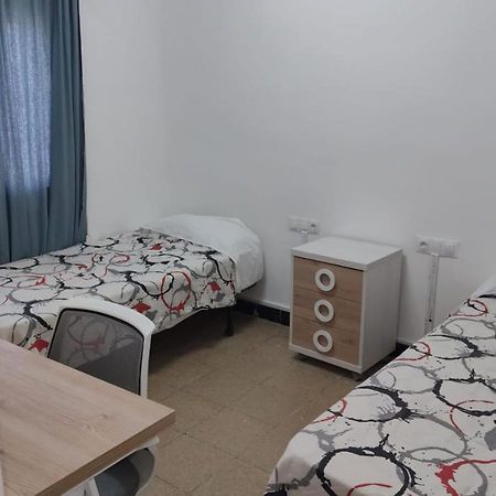 Hostal Ideal Gavà Kültér fotó