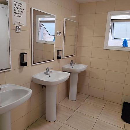 Hostal Ideal Gavà Kültér fotó