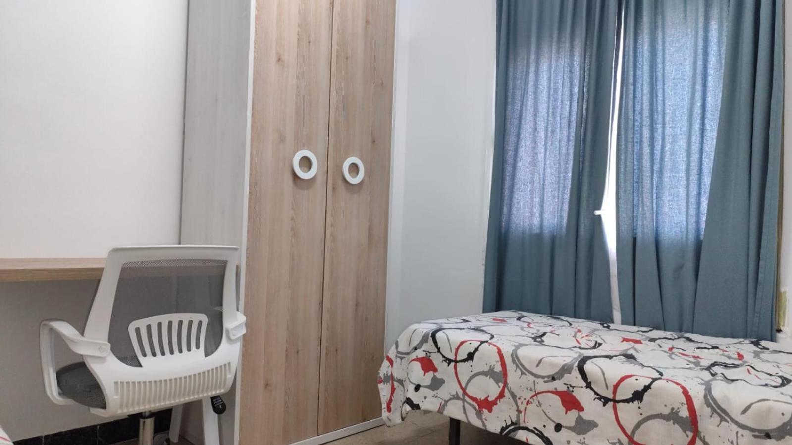 Hostal Ideal Gavà Kültér fotó